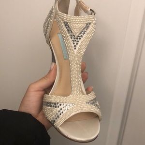Betsey Johnson Shoes - GORGEOUS ivory/silver accented open toe Pumps Betsey Johnson Shoes - GORGEOUS ivory/silver accented open toe Pumps